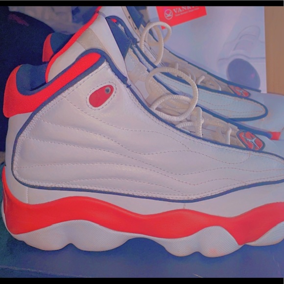 jordan pro strong gs